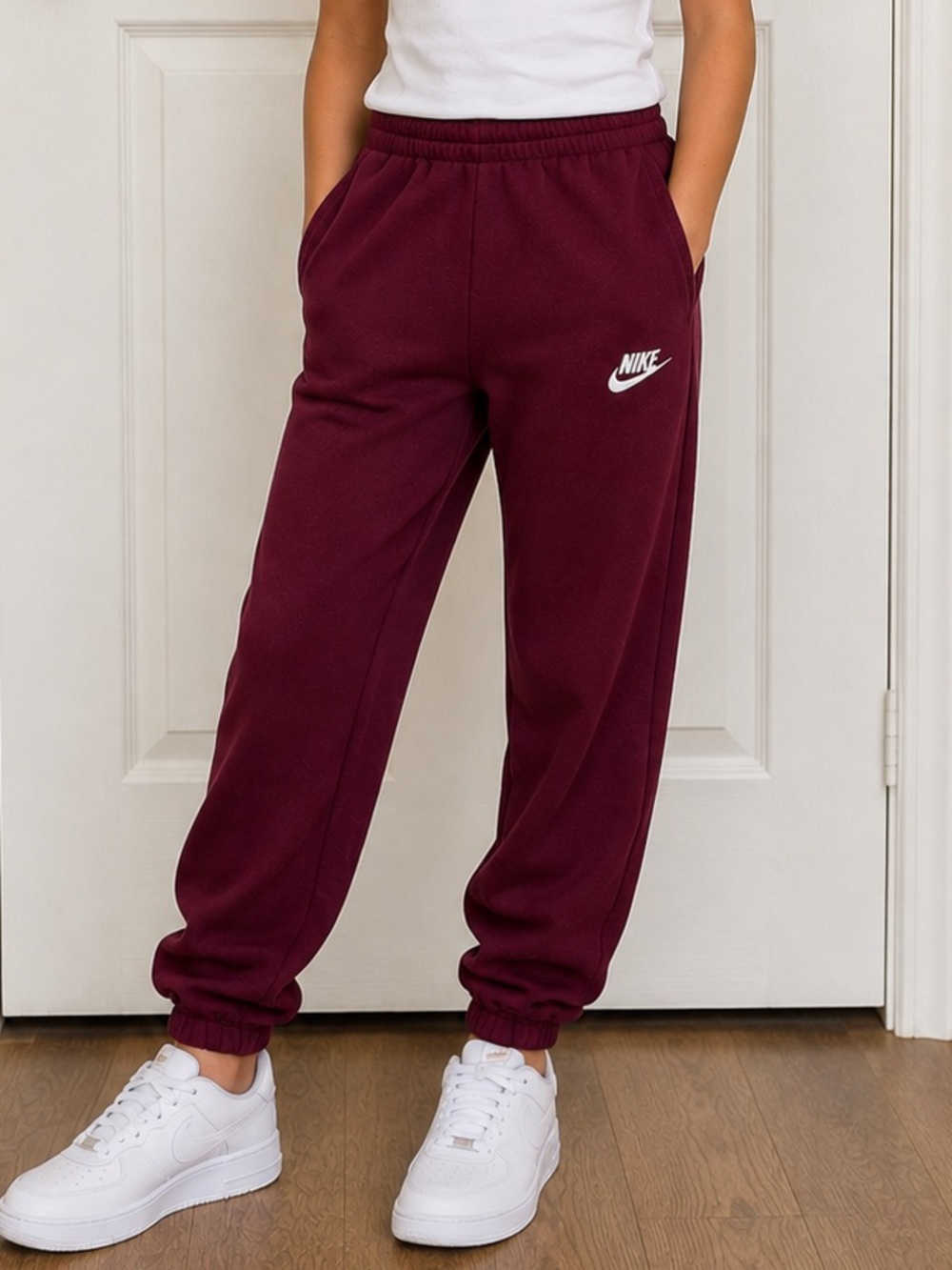 Nike Youth Small 8-10 Burgundy Fleece Jogger Sweatpants Swoosh Boys Girls